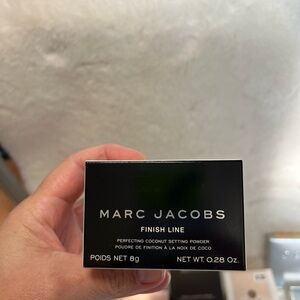 Marc Jacobs Finish Line Setting Powder - Black